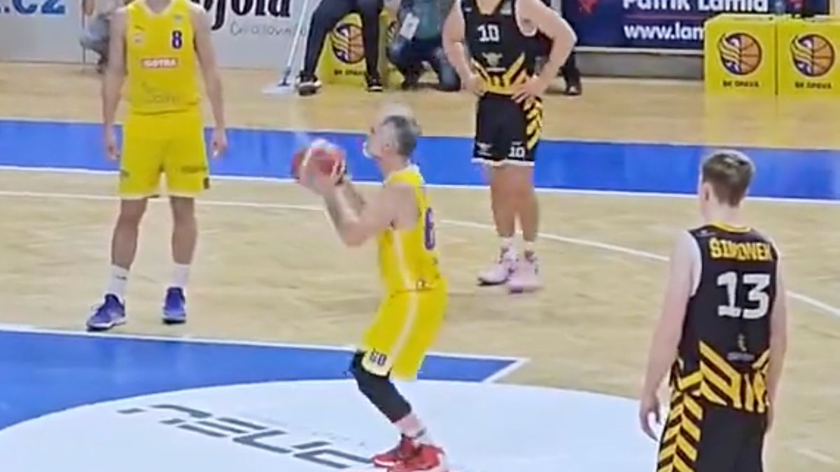 Video a fotogalerie: Jak hvězdný Ivan Trojan nadchl Česko pro basketbal